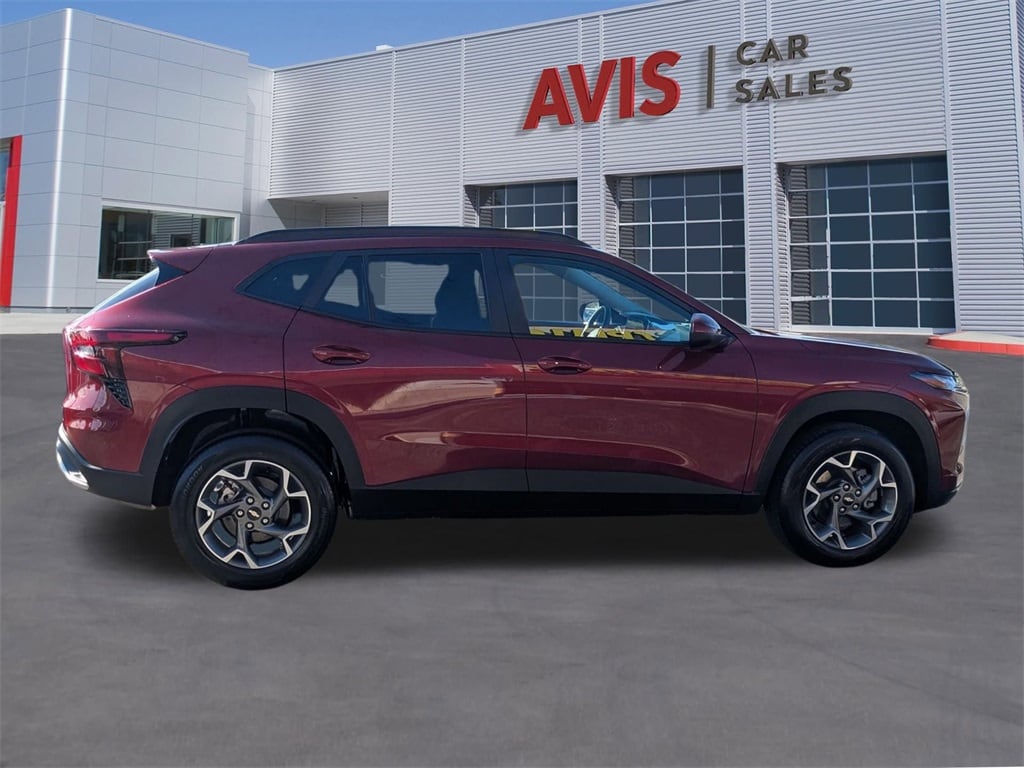 Thumbnail: 2025 Chevrolet Trax - 4