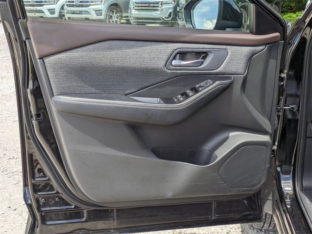 Thumbnail: 2023 Nissan Rogue - 11