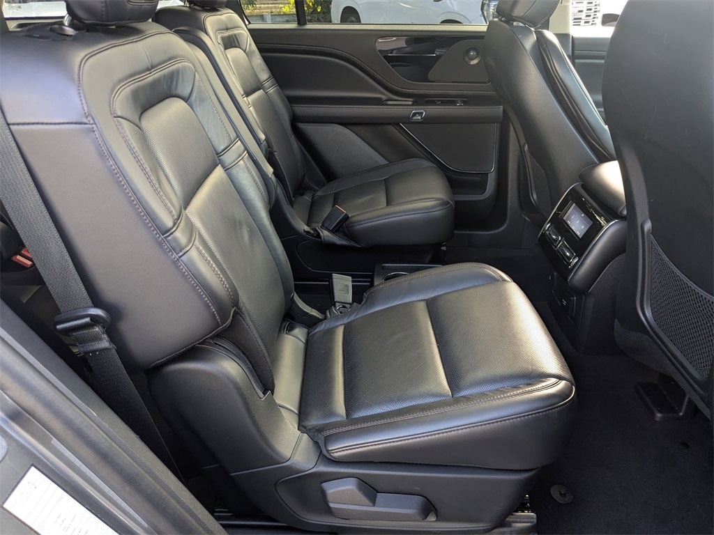 Thumbnail: 2023 Lincoln Aviator - 32