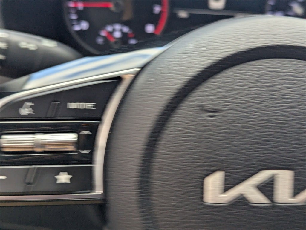 2024 Kia Forte LXS 16