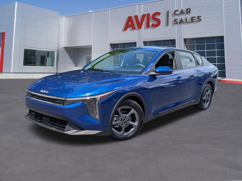 2025 Kia K4 LXS AT's photo