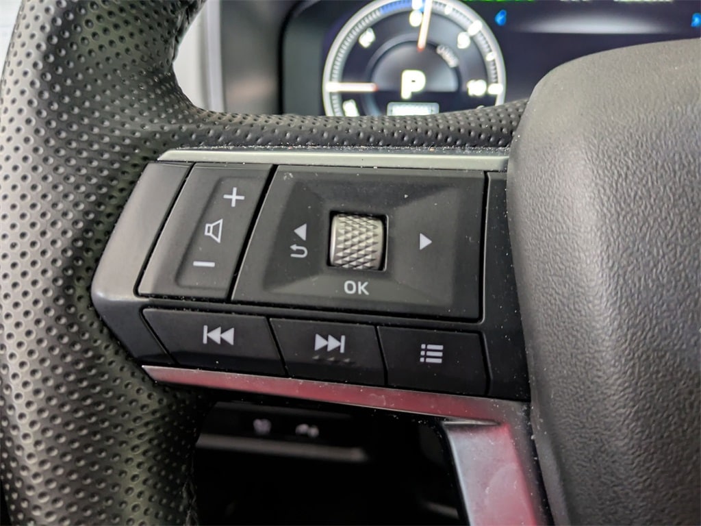 Thumbnail: 2023 Mitsubishi Outlander - 14
