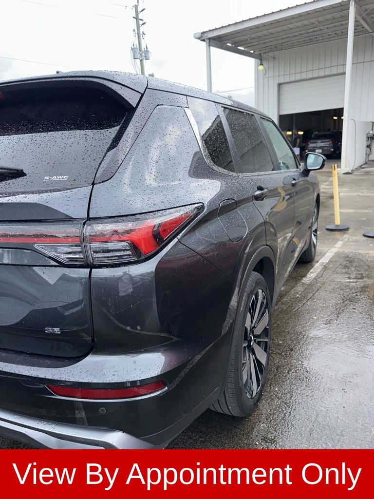 Thumbnail: 2025 Mitsubishi Outlander - 7