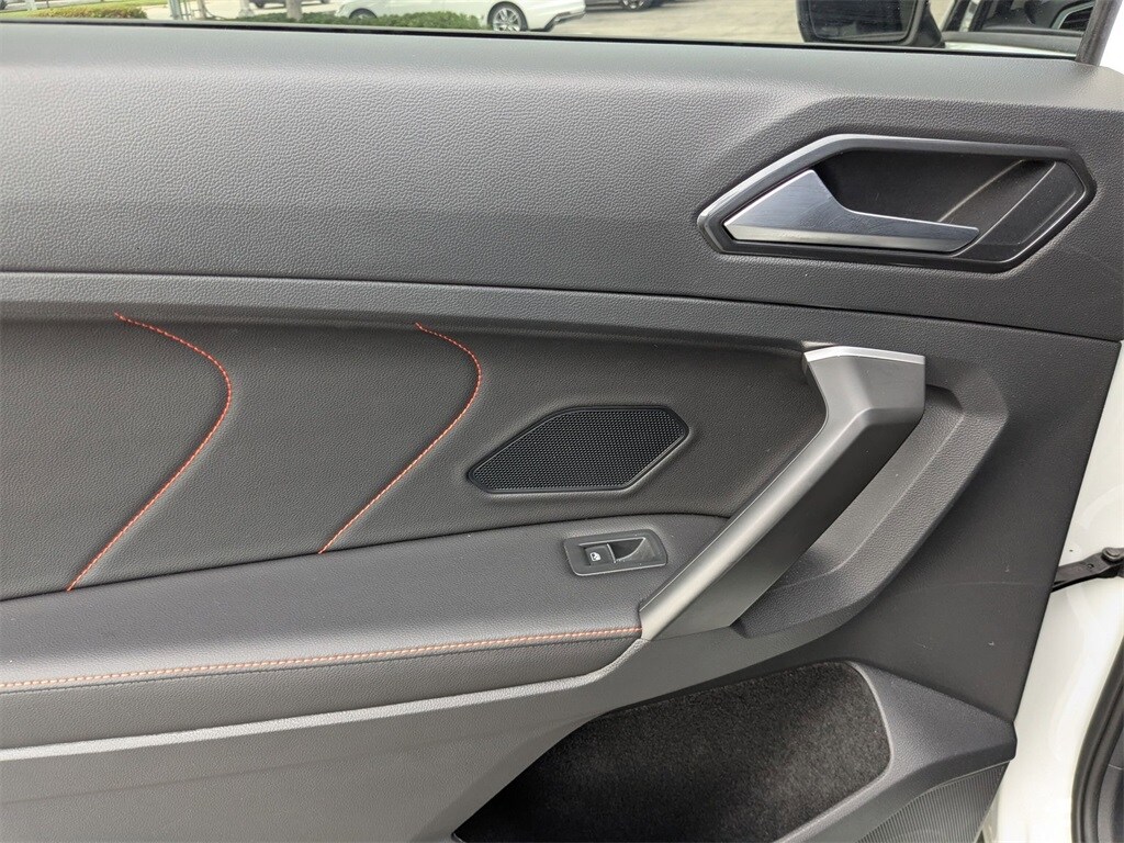 Thumbnail: 2024 Volkswagen Tiguan - 23