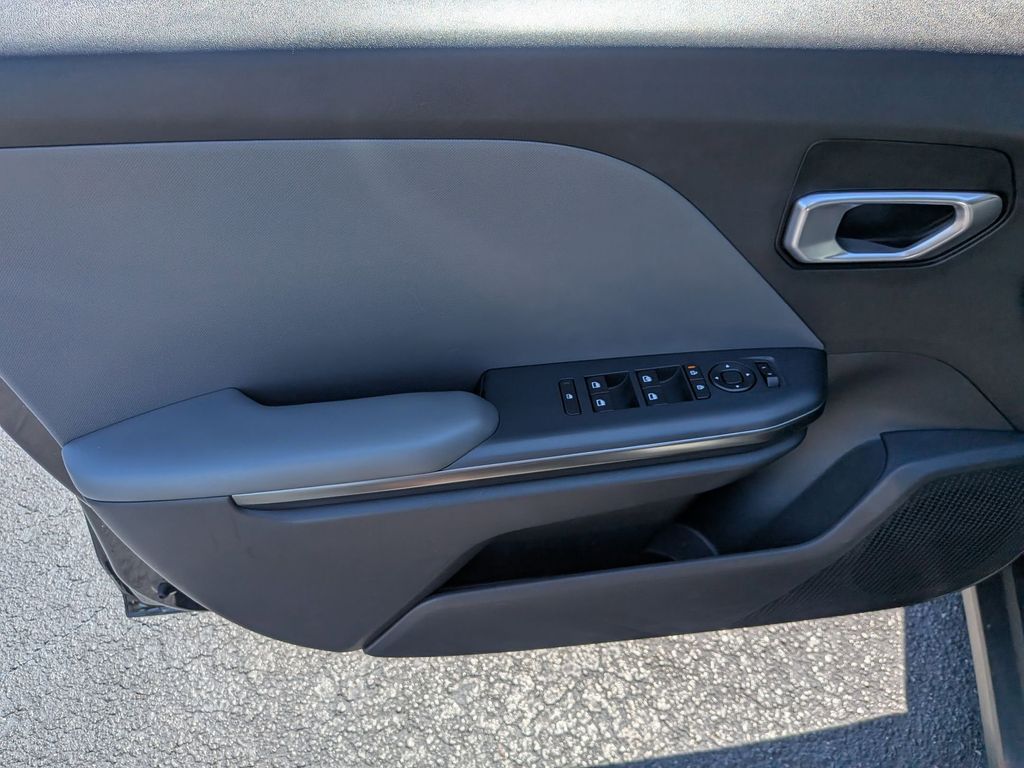Thumbnail: 2025 Kia K4 - 14