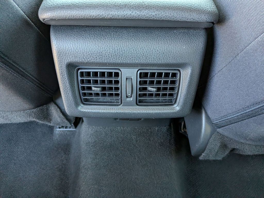 Thumbnail: 2025 Toyota Camry - 24