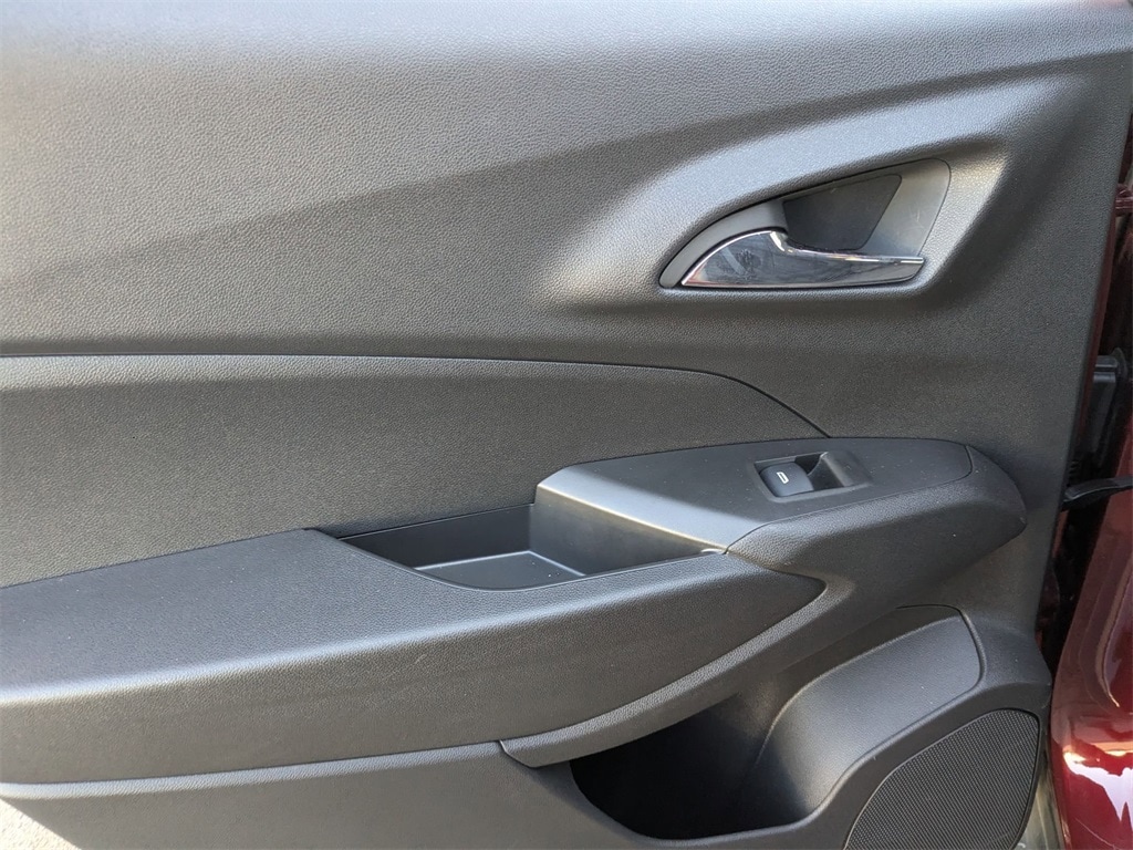 Thumbnail: 2025 Chevrolet Trax - 23