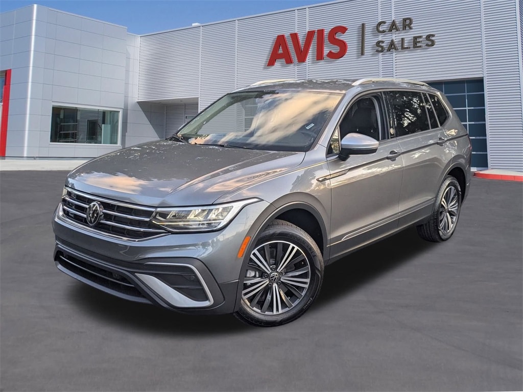 2024 Volkswagen Tiguan SE's photo