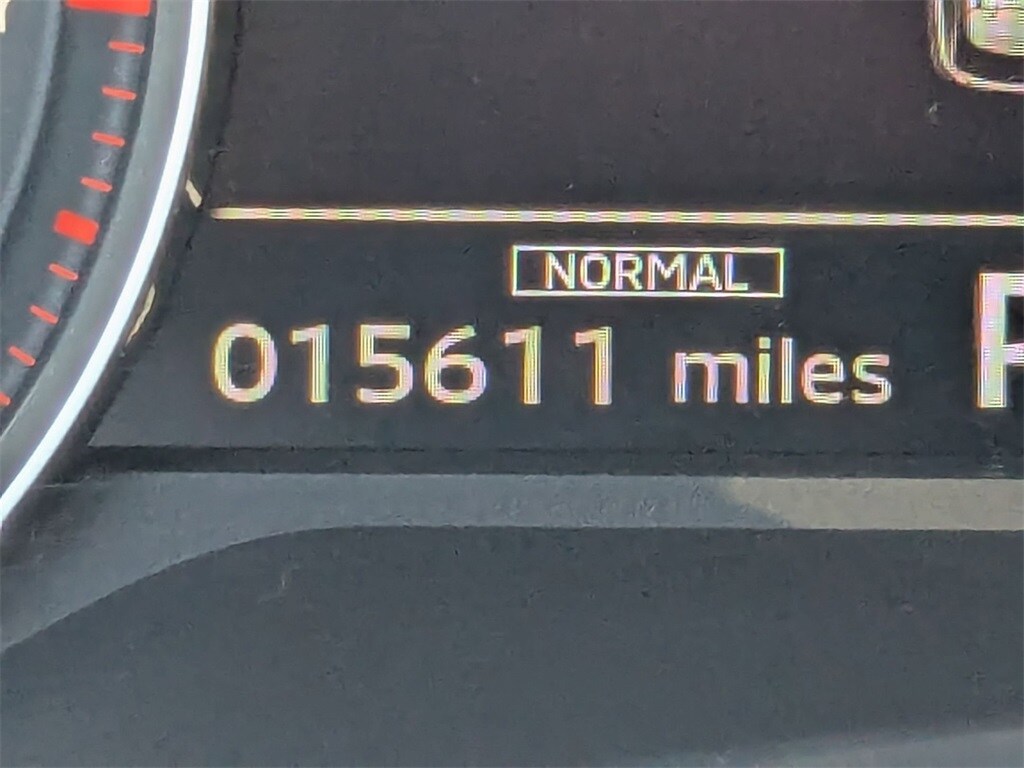 Thumbnail: 2025 Mitsubishi Outlander - 16