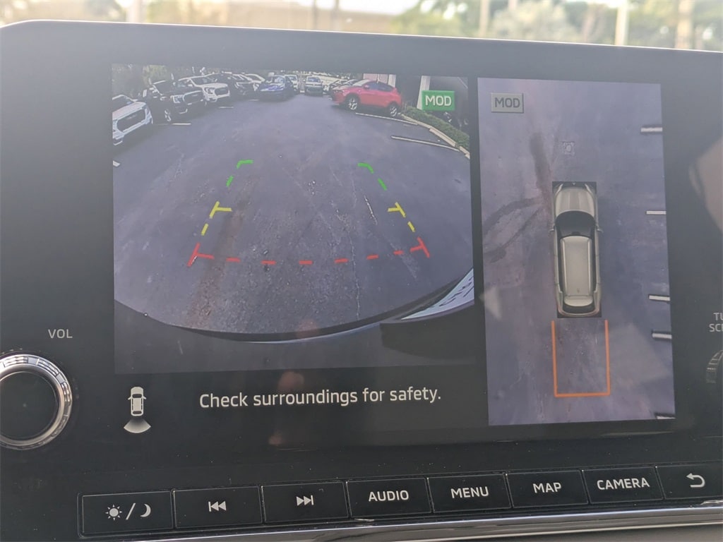 Thumbnail: 2024 Mitsubishi Outlander - 18