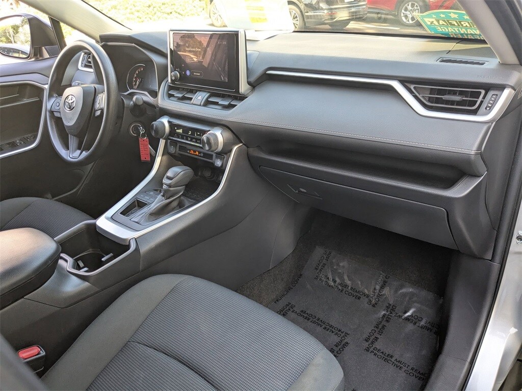 Thumbnail: 2025 Toyota RAV4 - 31