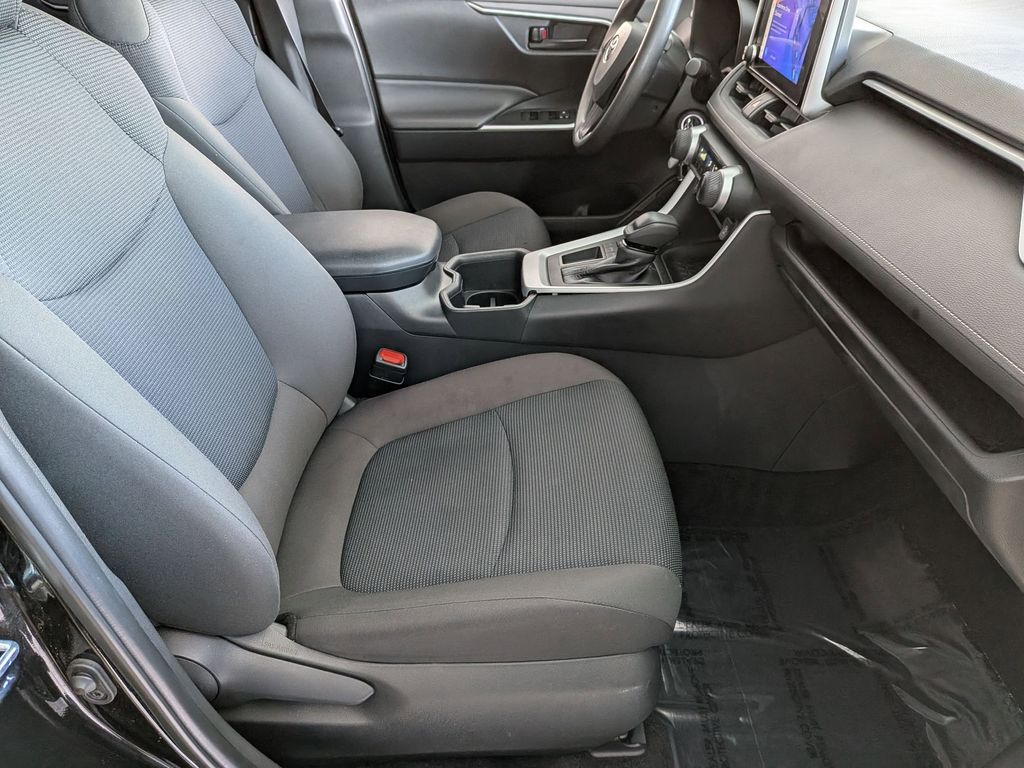 Thumbnail: 2025 Toyota RAV4 - 30