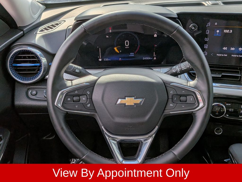 Thumbnail: 2025 Chevrolet Trax - 22