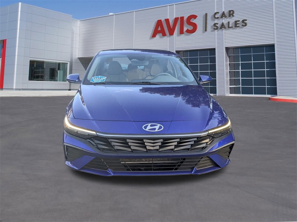 2024 Hyundai Elantra SEL photo 2