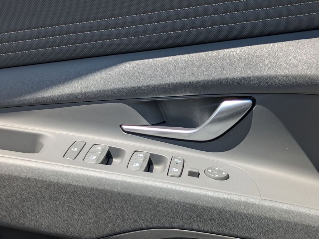 Thumbnail: 2025 Hyundai Elantra - 13