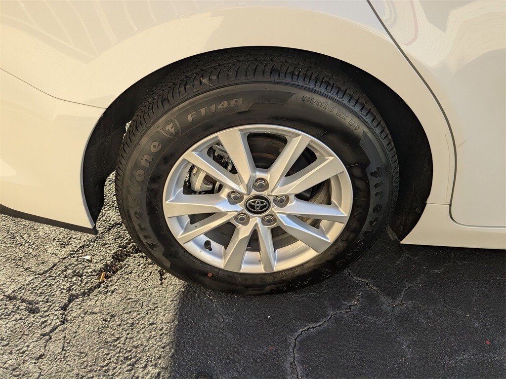 Thumbnail: 2025 Toyota Camry - 32