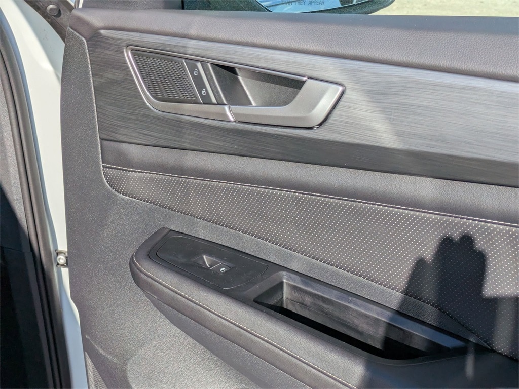 Thumbnail: 2025 Volkswagen Atlas - 28