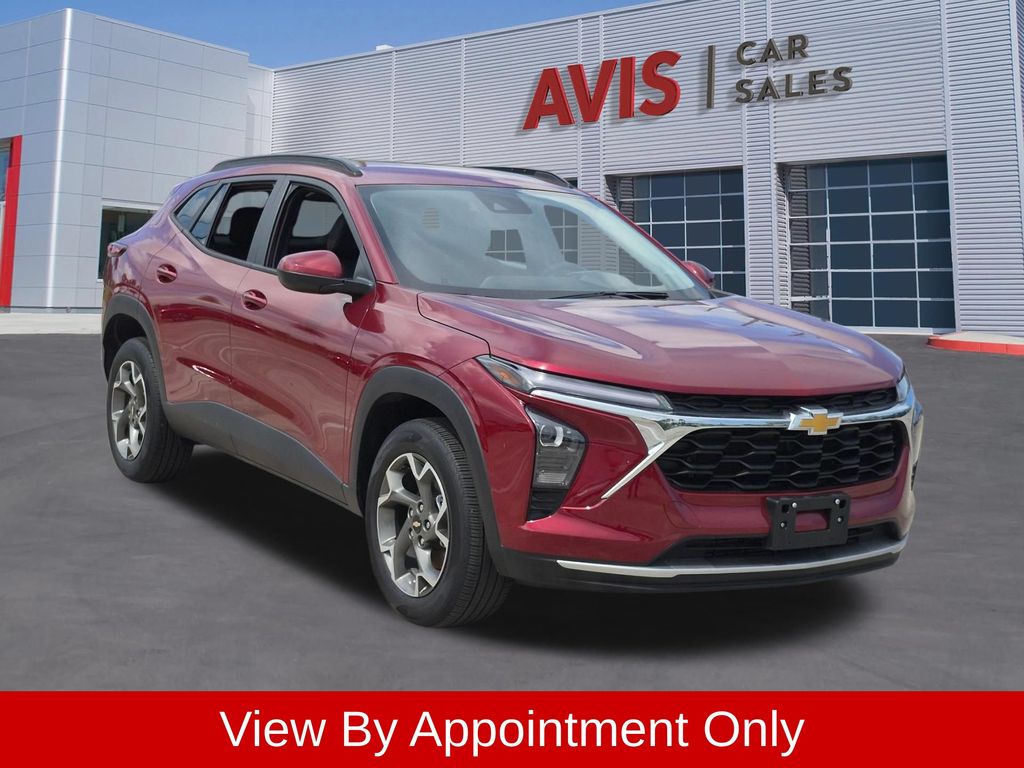 Thumbnail: 2025 Chevrolet Trax - 3