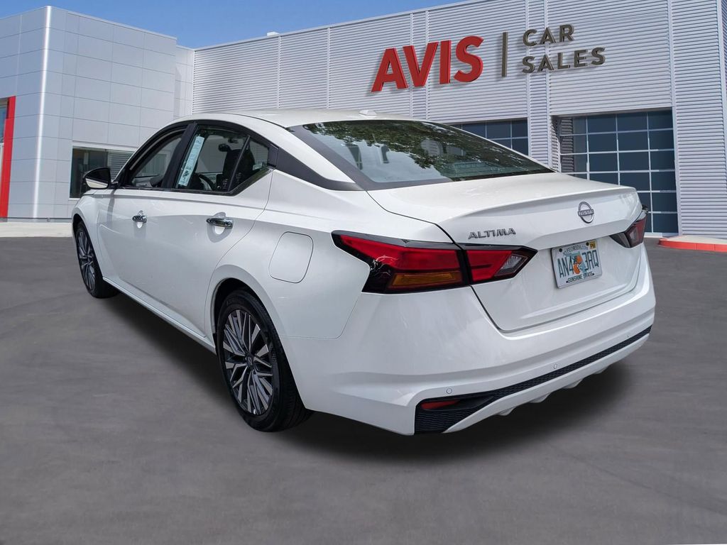 Thumbnail: 2025 Nissan Altima - 10