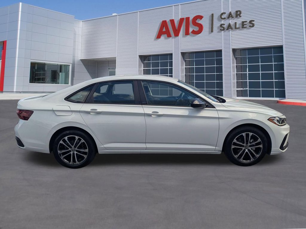 Thumbnail: 2025 Volkswagen Jetta - 5
