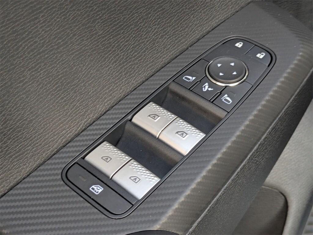 Thumbnail: 2025 Mitsubishi Outlander - 15