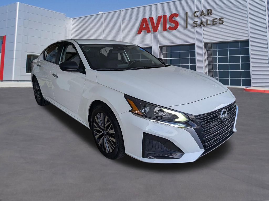 Thumbnail: 2025 Nissan Altima - 3