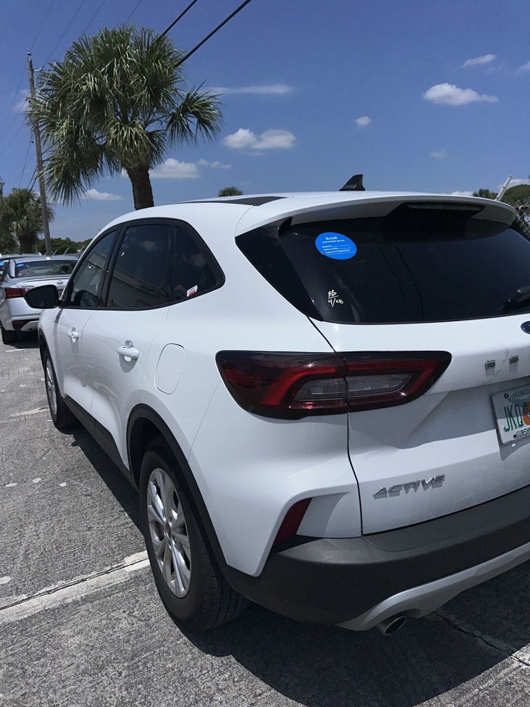Thumbnail: 2025 Ford Escape - 9