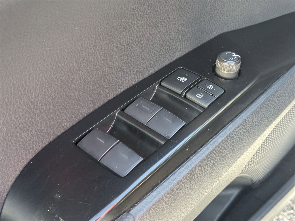 Thumbnail: 2025 Toyota Camry - 15