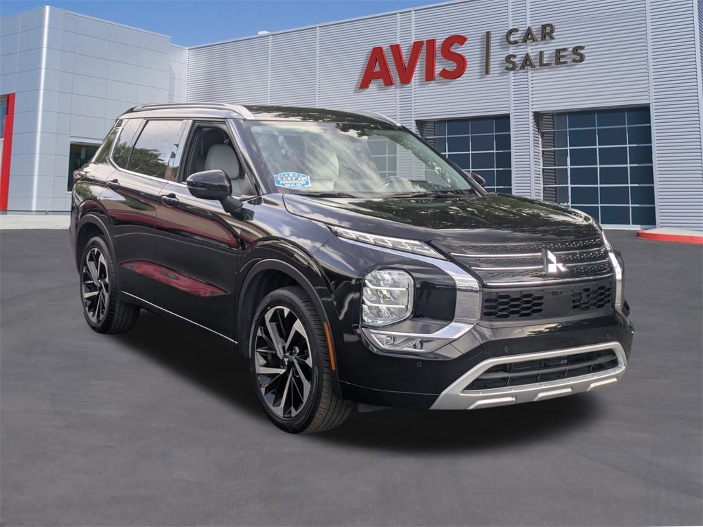 Thumbnail: 2024 Mitsubishi Outlander - 3