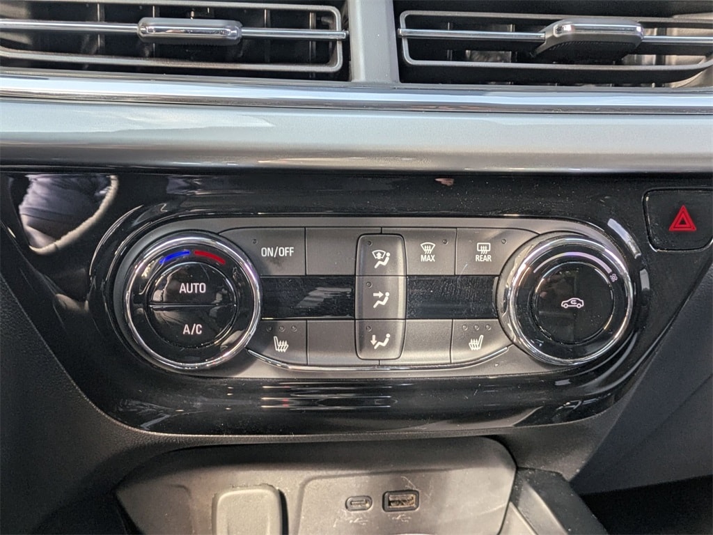 Thumbnail: 2025 Chevrolet Trax - 17