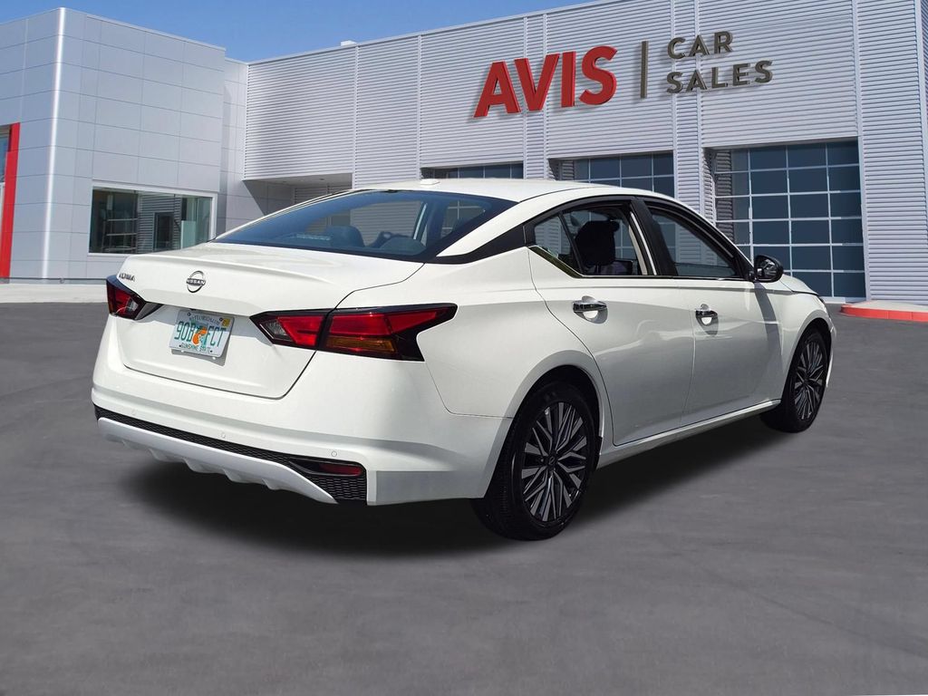 Thumbnail: 2025 Nissan Altima - 6