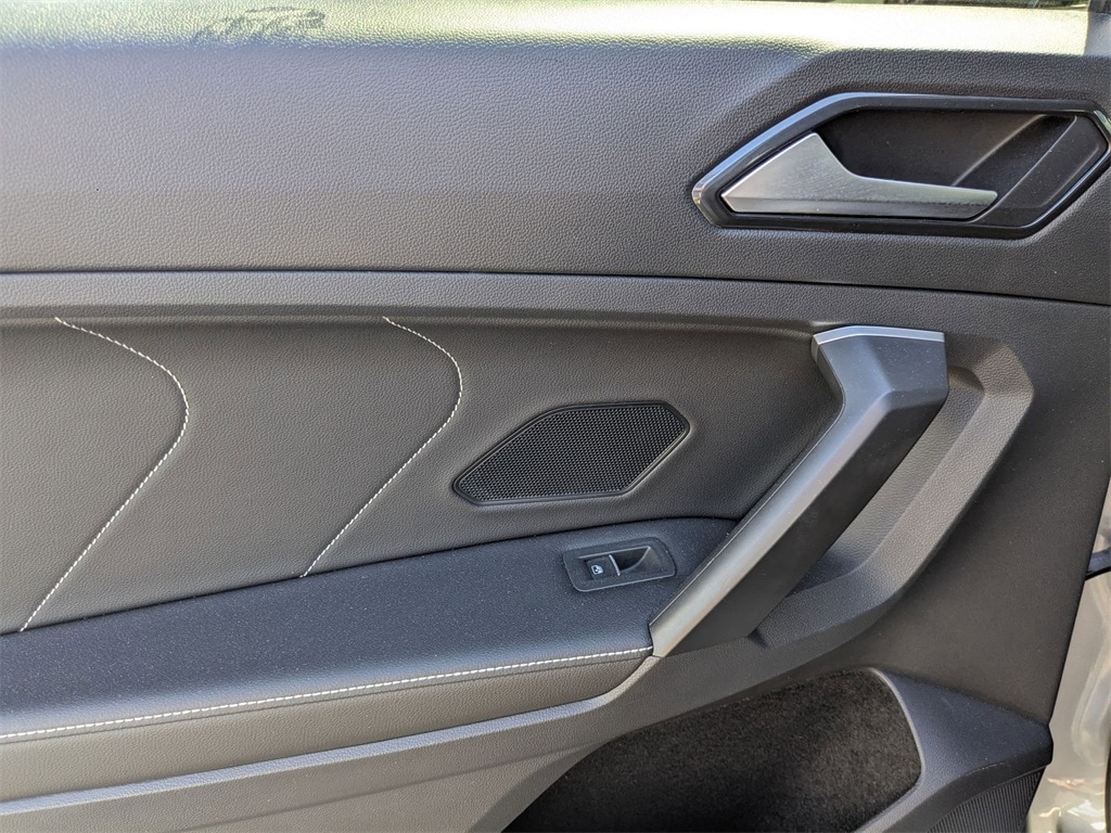 Thumbnail: 2024 Volkswagen Tiguan - 22