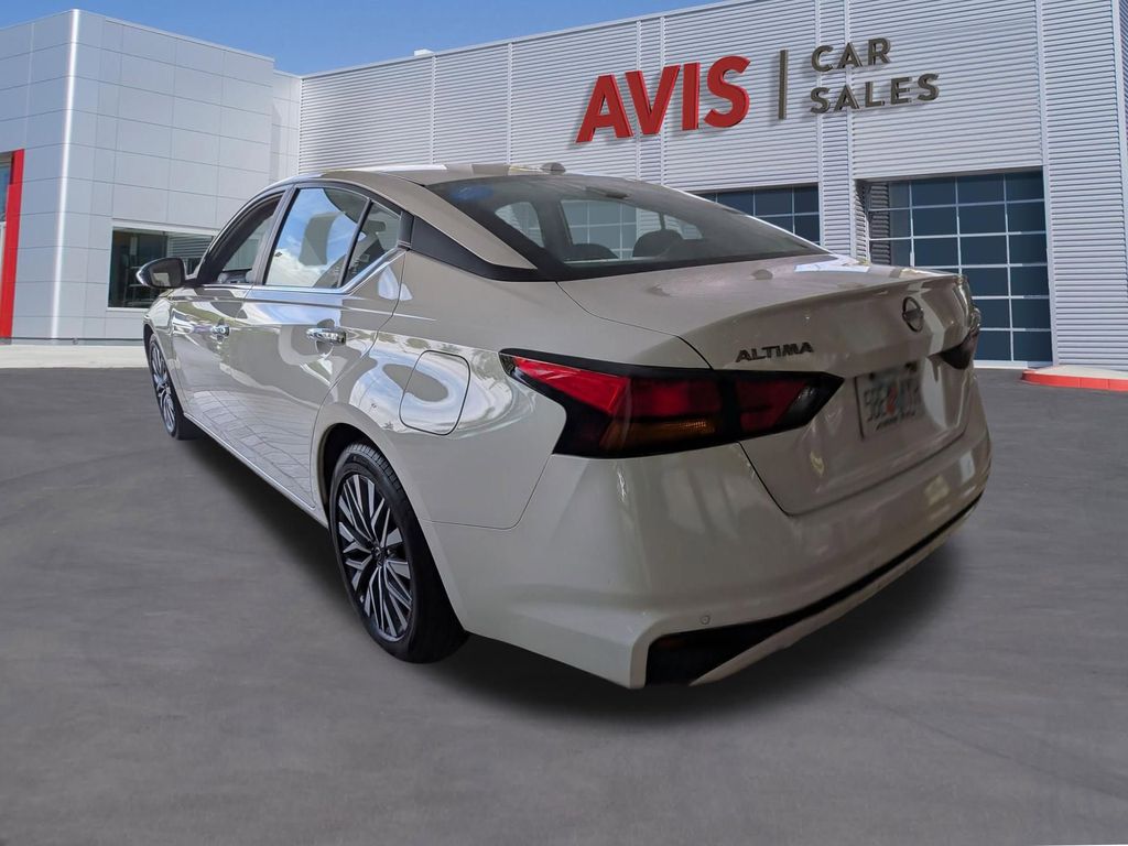 Thumbnail: 2025 Nissan Altima - 10