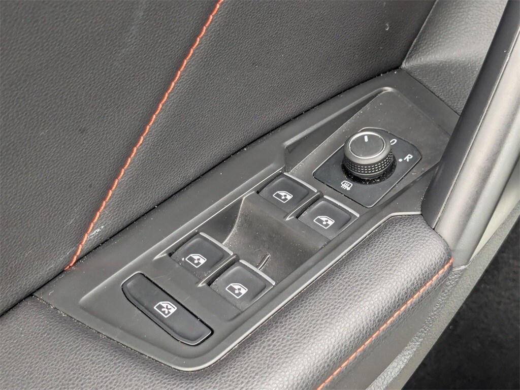 Thumbnail: 2024 Volkswagen Tiguan - 15