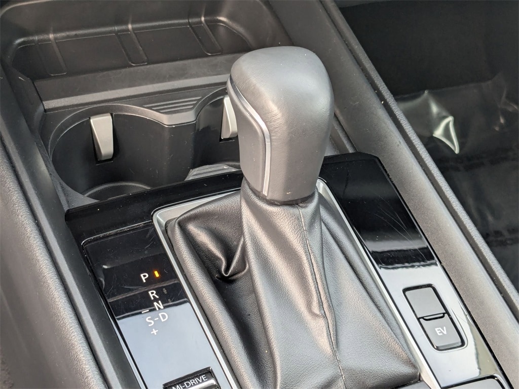 Thumbnail: 2025 Mazda CX-50 - 17