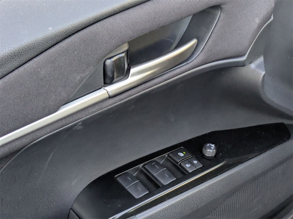 Thumbnail: 2025 Toyota Camry - 16