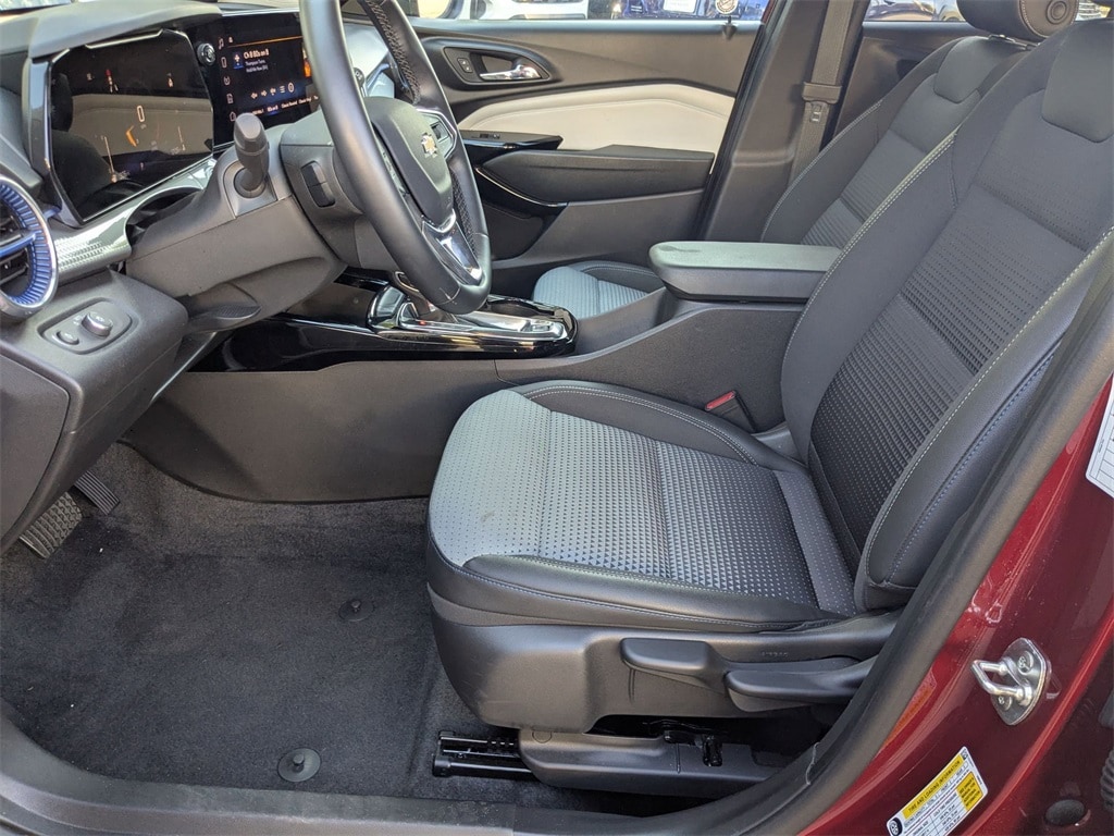 Thumbnail: 2025 Chevrolet Trax - 20