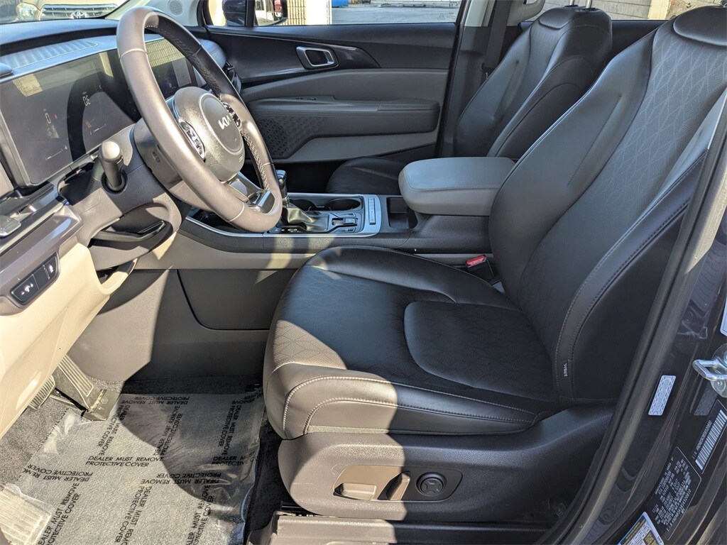 Thumbnail: 2025 Kia Carnival - 21