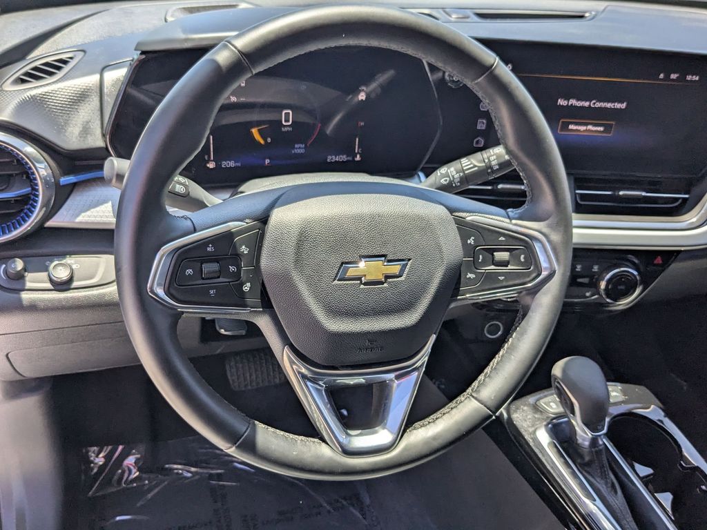 Thumbnail: 2025 Chevrolet Trax - 22
