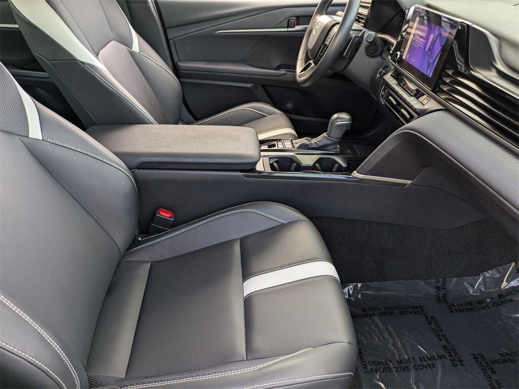 Thumbnail: 2025 Toyota Camry - 31