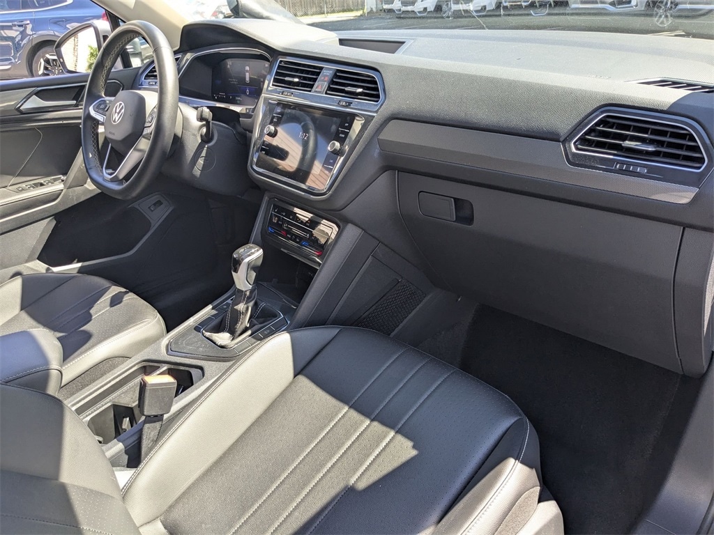 Thumbnail: 2024 Volkswagen Tiguan - 30