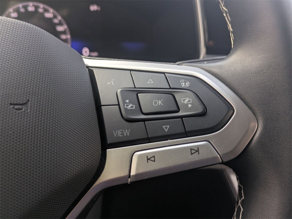 Thumbnail: 2025 Volkswagen Taos - 15