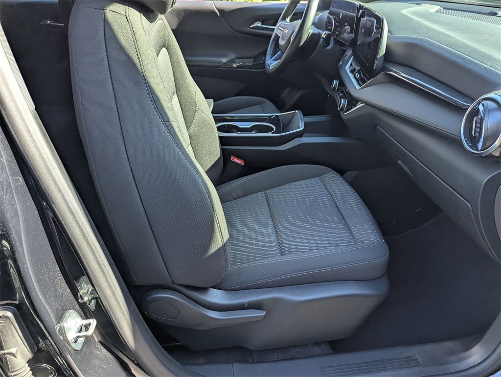 Thumbnail: 2025 Chevrolet Equinox - 28