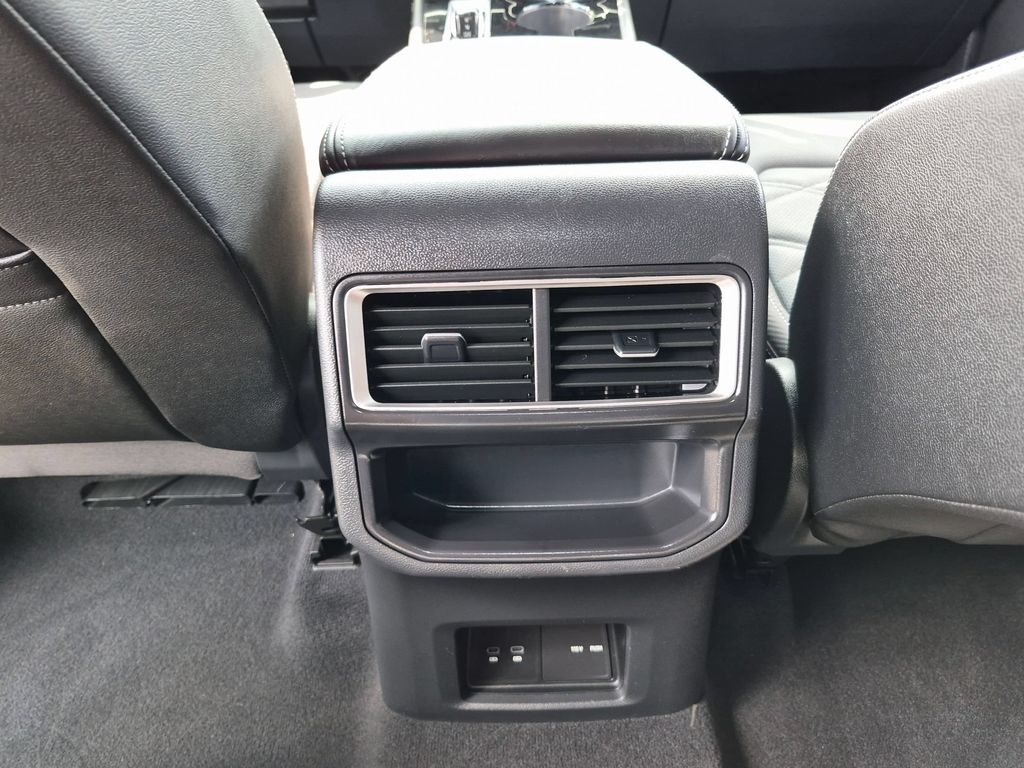 2025 Volkswagen Atlas Cross Sport SE w/Tech - Photo 23