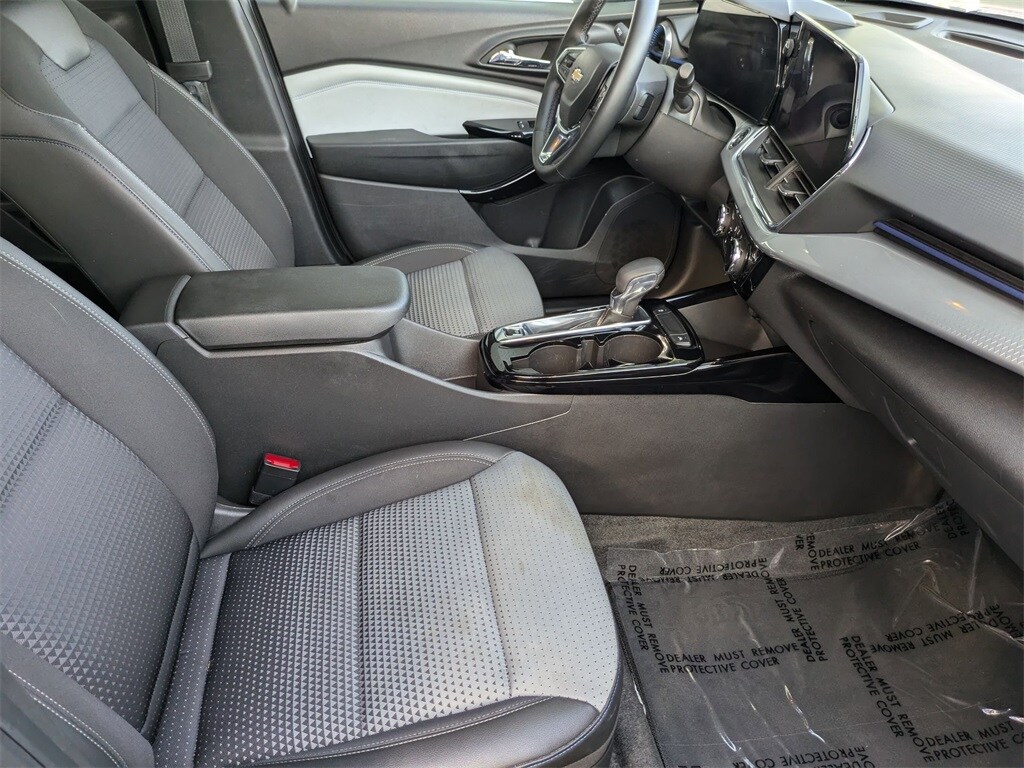 Thumbnail: 2025 Chevrolet Trax - 30