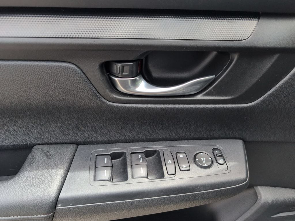 2025 Honda CR-V LX - Photo 13