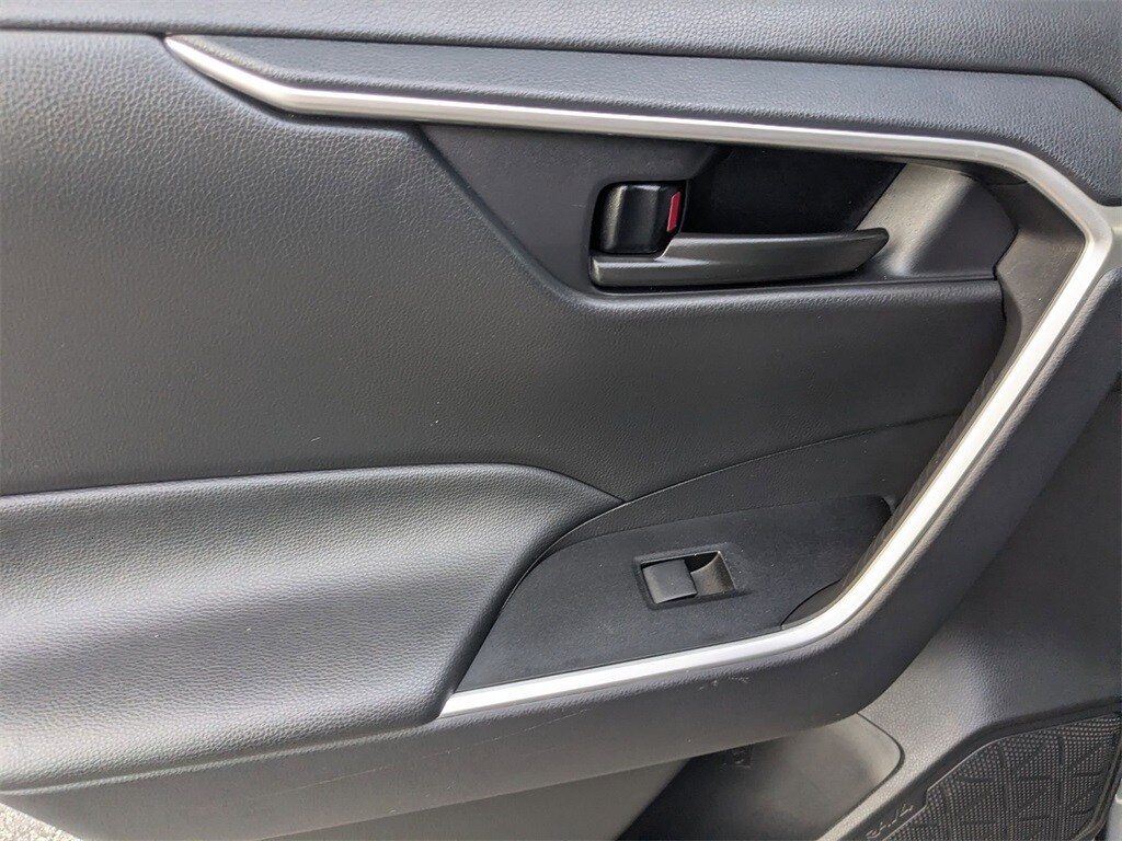 Thumbnail: 2025 Toyota RAV4 - 23