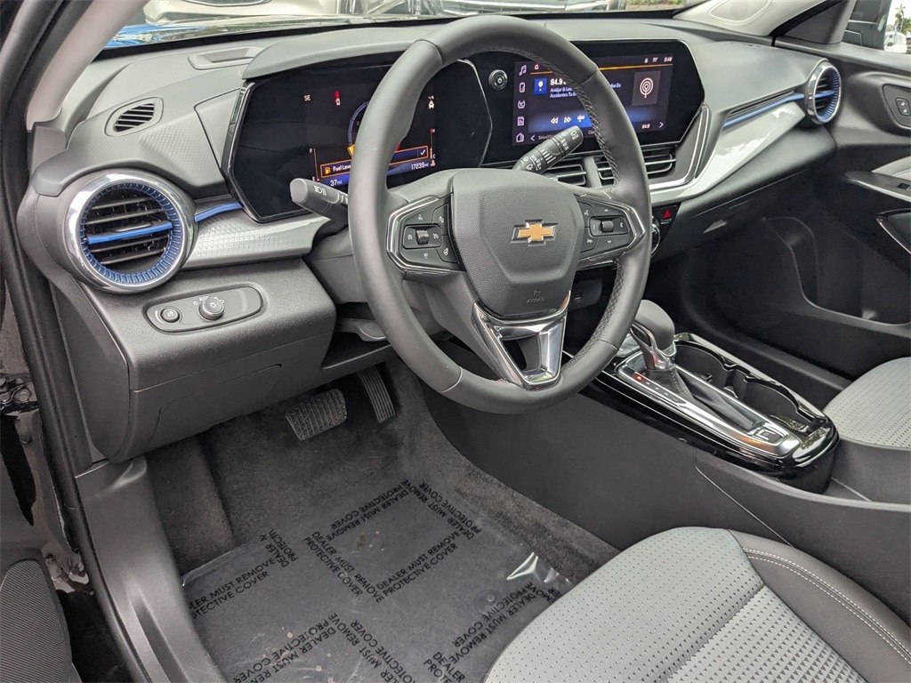 Thumbnail: 2025 Chevrolet Trax - 13