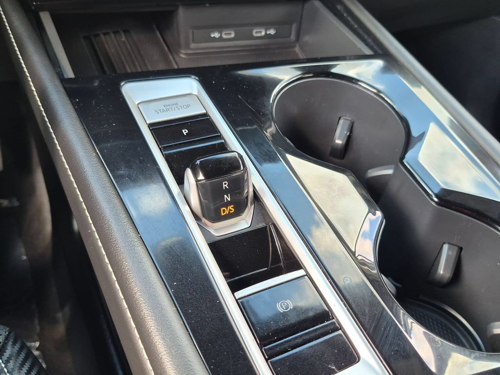 2025 Volkswagen Atlas Cross Sport SE w/Tech - Photo 13
