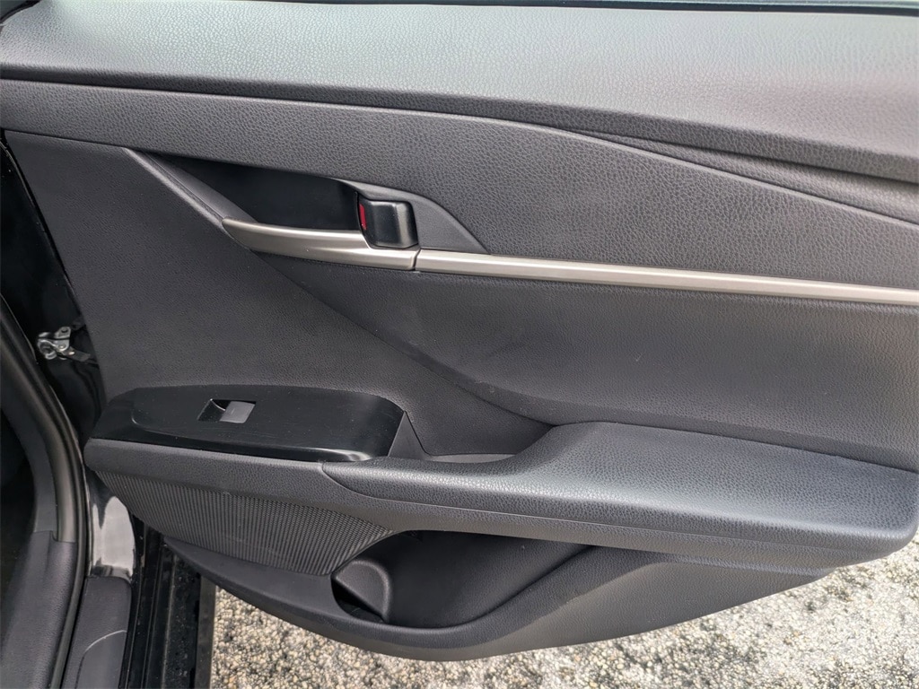 Thumbnail: 2025 Toyota Camry - 31